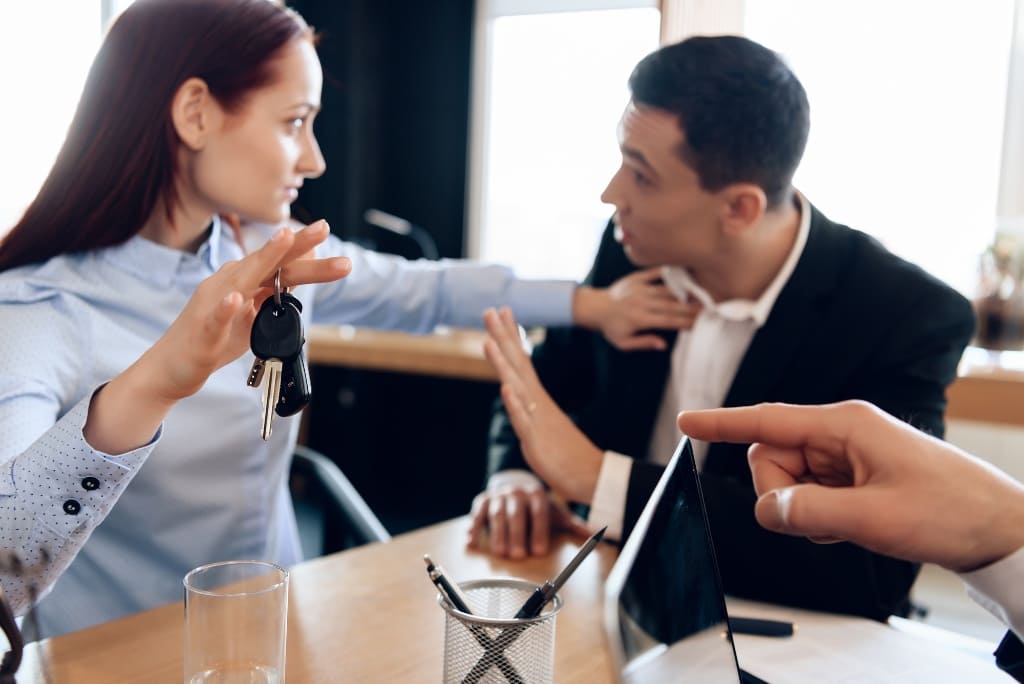 Client Fighting With A Lawyer